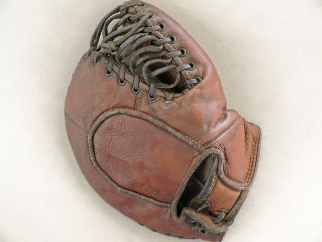 Basemitt Back